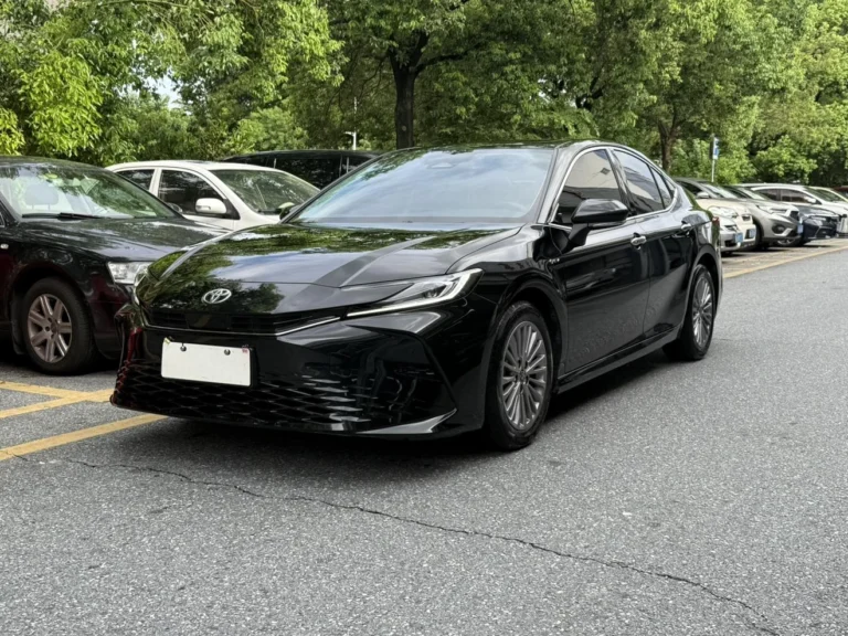 Toyota Camry 2024 с пробегом